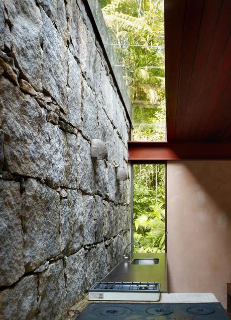 Rio Bonito House by Carla Juacaba 5