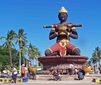 Battambang Khmer King statue