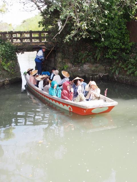 P3300092 柳川，ドンコ舟に揺られて / Yanagawa,the city of water