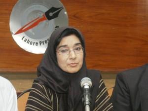 Fauzia Siddiqui addressing press confrence