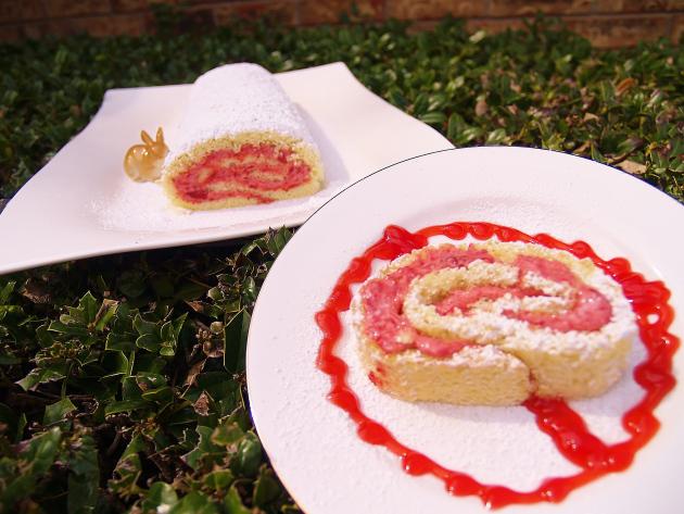 Strawberry Crème Roulade/Kelli’s Retro Kitchen Arts