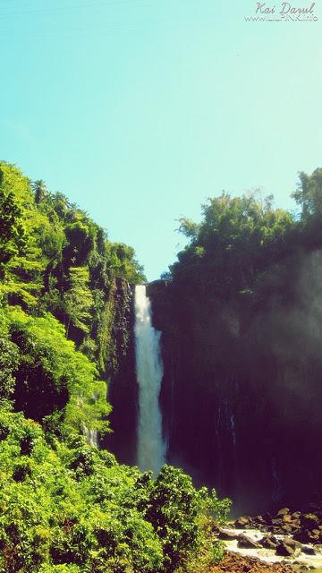 Maria Cristina Falls With Bestfriend and Mom