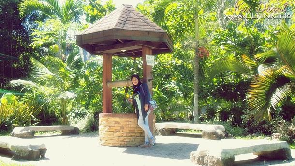 Maria Cristina Falls With Bestfriend and Mom