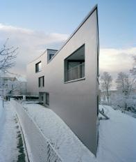 Apartment building in Lausanne by PRS architectes