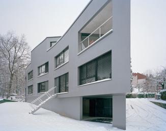 Apartment building in Lausanne by PRS architectes