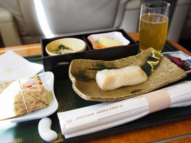 s P3300003 機内食 : 羽田 福岡・JALファーストクラス / In flight meal・HND FUK, Fclass (JL)