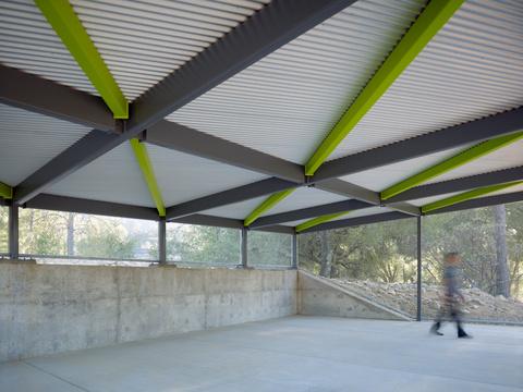 Parallax pavilion with geometric beams