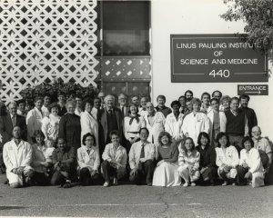 Linus Pauling Institute of Science and Medicine staff portrait, 1989.