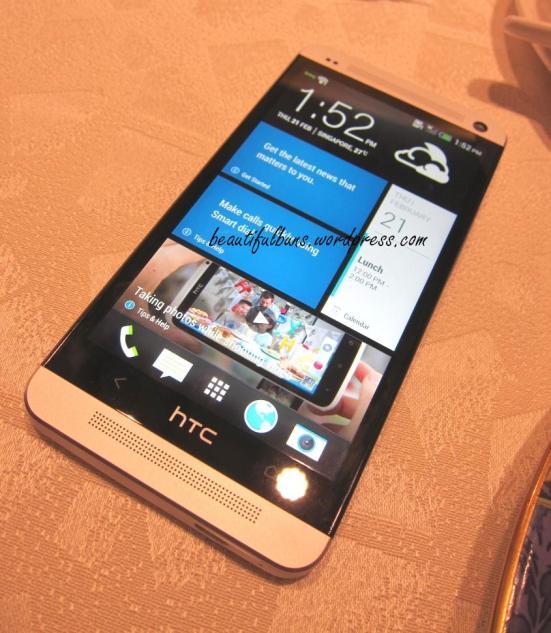 HTC One (2)