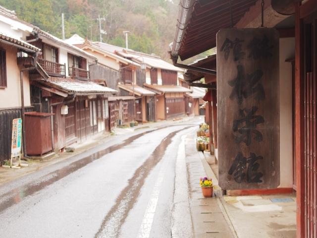 P4060085 ベンガラ色に染まる雨の吹屋 / Fukiya in rainy day,dyed red ochre color