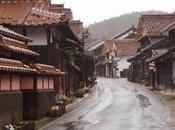 ベンガラ色に染まる雨の吹屋 Fukiya Rainy Day,dyed Ochre Color