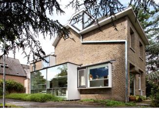 Berkbeekschauw by De Vylder Vinck Tailleu