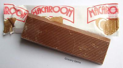Wilton Macaroon and Caffreys Macaroon Review (CyberCandy)