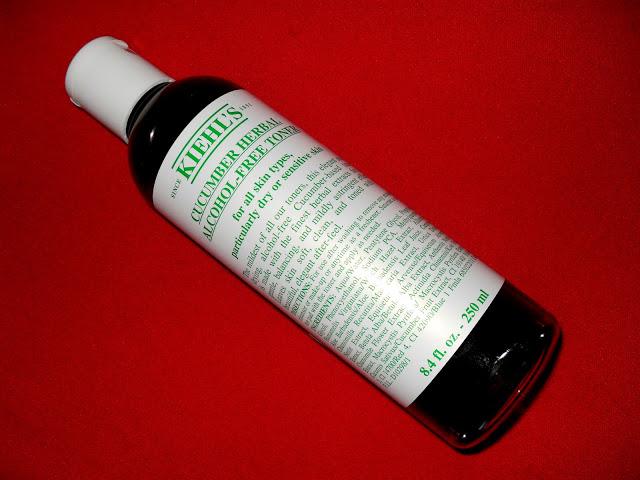 MY HIGHLIGHT OF THE YEAR: KIEHL'S CUCUMBER HERBAL ALCOHOL-FREE TONER REVIEW