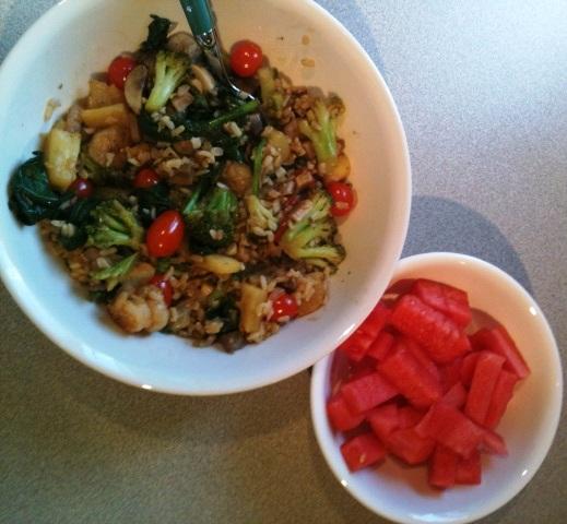 Today’s lunch: Garlic Shrimp & Pineapple stir fry
garlic, onion, mushroom, spinach, pineapple, tomato, broccoli, 20 small shrimp, 3/4c brown rice, lite soy & spicy tiger sauce for 7 PointsPlus & 1c watermelon.
HUGE portion. YUM!!!