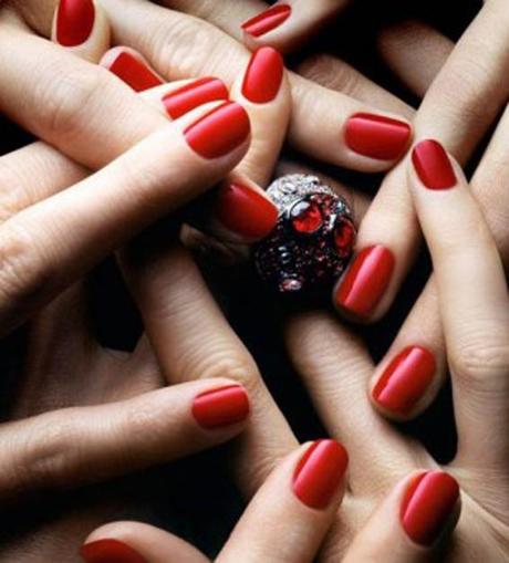 ilovegreeninsp_fashion-jewelry-editorial-finger-3-600x339