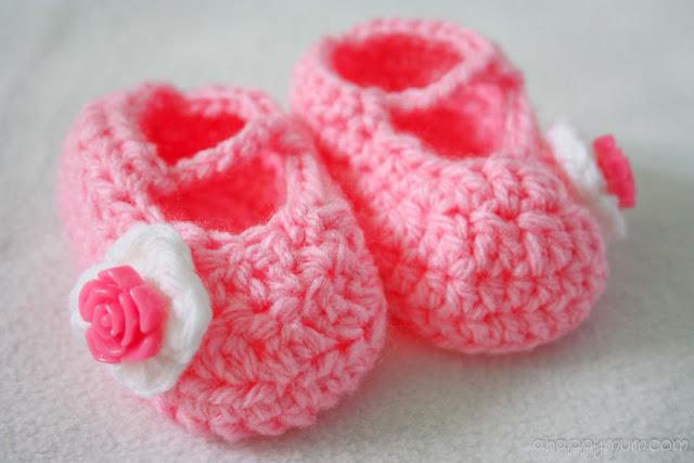Spread L-o-v-e #7 - Booties for a baby girl