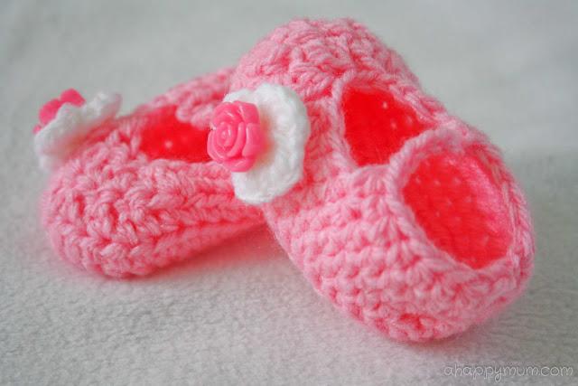 Spread L-o-v-e #7 - Booties for a baby girl