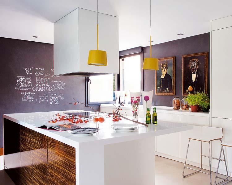 Codo a Codo Arquitectura Madrid remodel kitchen white zebrawood chalkboard modern classic