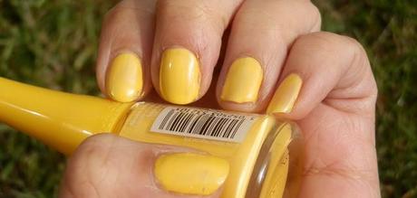 Bourjois 1 Seconde Nail Polish No:21 Sunny Sunday Swatches