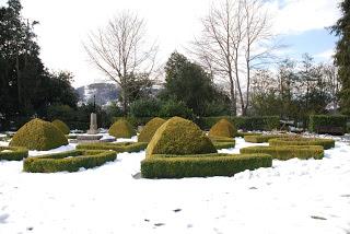 Miss Ponsonby, Miss Butler and a snowy Plas Newydd