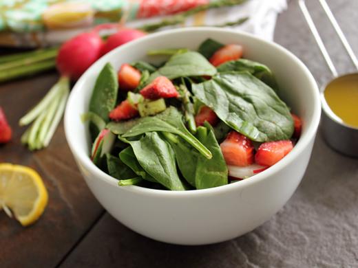 Spinach, Strawberry and Asparagus Salad with Lemon Saffron Dressing