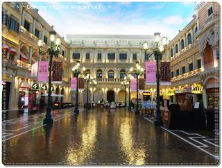 Macau - The Venetian Hotel (Shopping Centre)