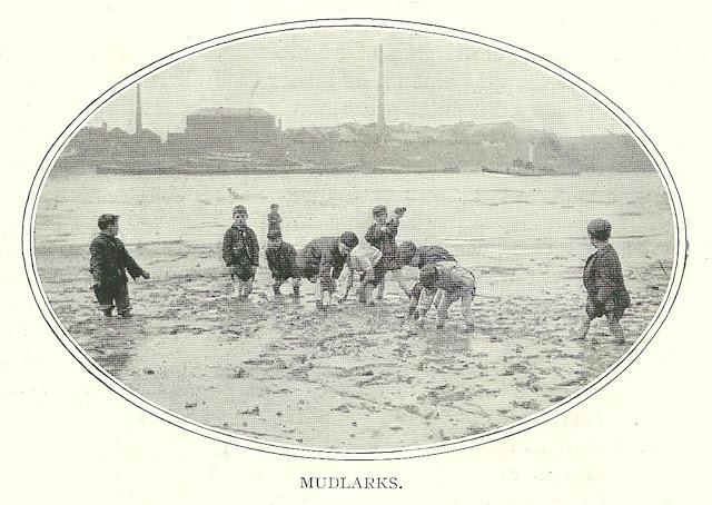 Highlights From The Summer Programme – Thames Mudlarking