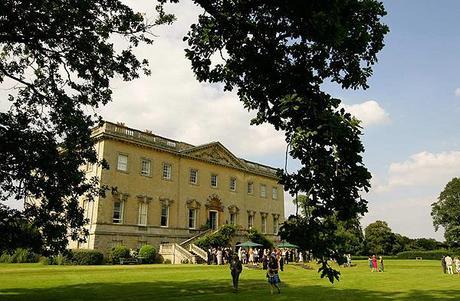 Kirtlinton Park by documentary wedding photographer Martin Beddall