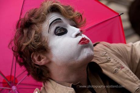 Photo - performer at the Edinburgh Fringe Festival, Scotland 2011