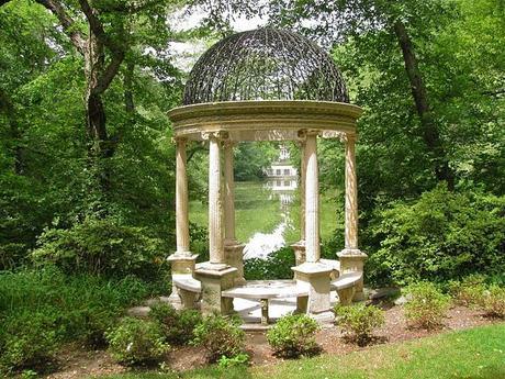Summertime-2011-at-the-Temple-of-Love-Old-Westbury-Gardens