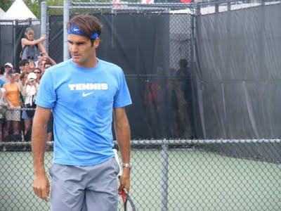 Roger Federer has a Rogers Cup Fail