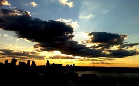 citysunset 550x339 SUCKERS, YELLOW OSTRICH, THE WAR ON DRUGS [SUGGESTED NYC CONCERTS]