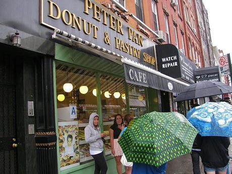 Peter-Pan-Donut-and-Pastry-Shop-on-Manhattan-Avenue-in-Brooklyn's-Greenpoint-Neighborhood