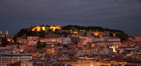 Lisbon at night - learn portuguese language