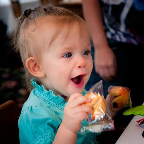 PHOTOGRAPHING CANDID CHILDREN'S PHOTOS