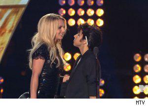 VMA Moments – The Awkward – The Funny – The Worst – The Favises