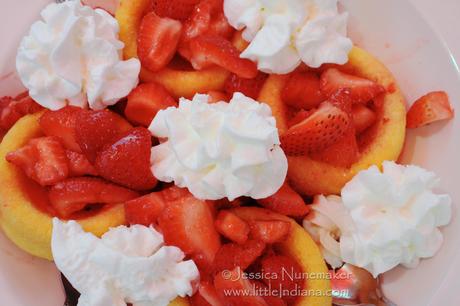 Wheatfield, Indiana: Schnick's Good Eats Strawberry Shortcake 