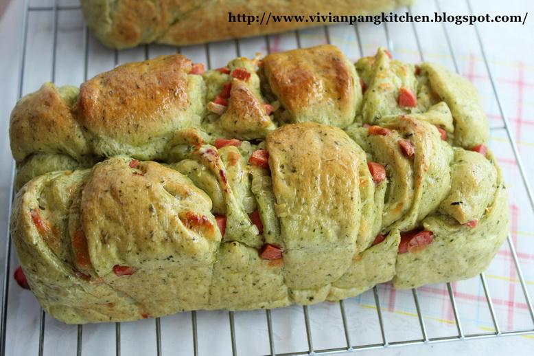 Variety of Bread (Spinach,Chocolate and Goji)/ Straight Dough Method