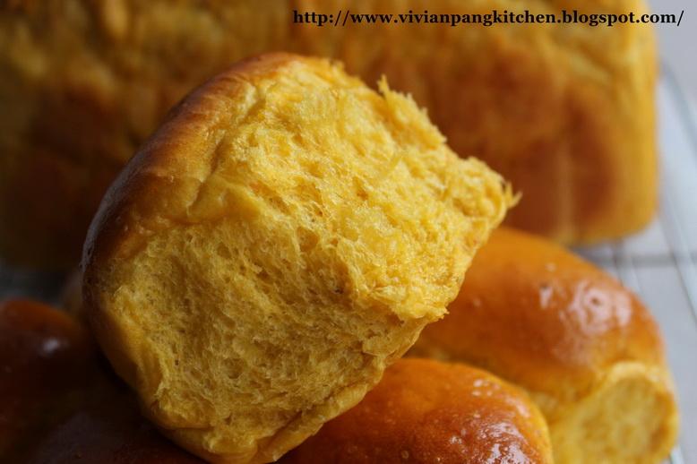 Variety of Bread (Spinach,Chocolate and Goji)/ Straight Dough Method