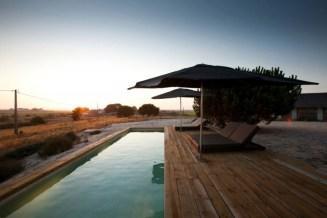 Casas Na Areia by Aires Mateus