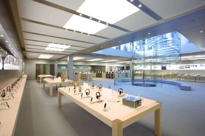 Apple's New York store on 5th Avenue