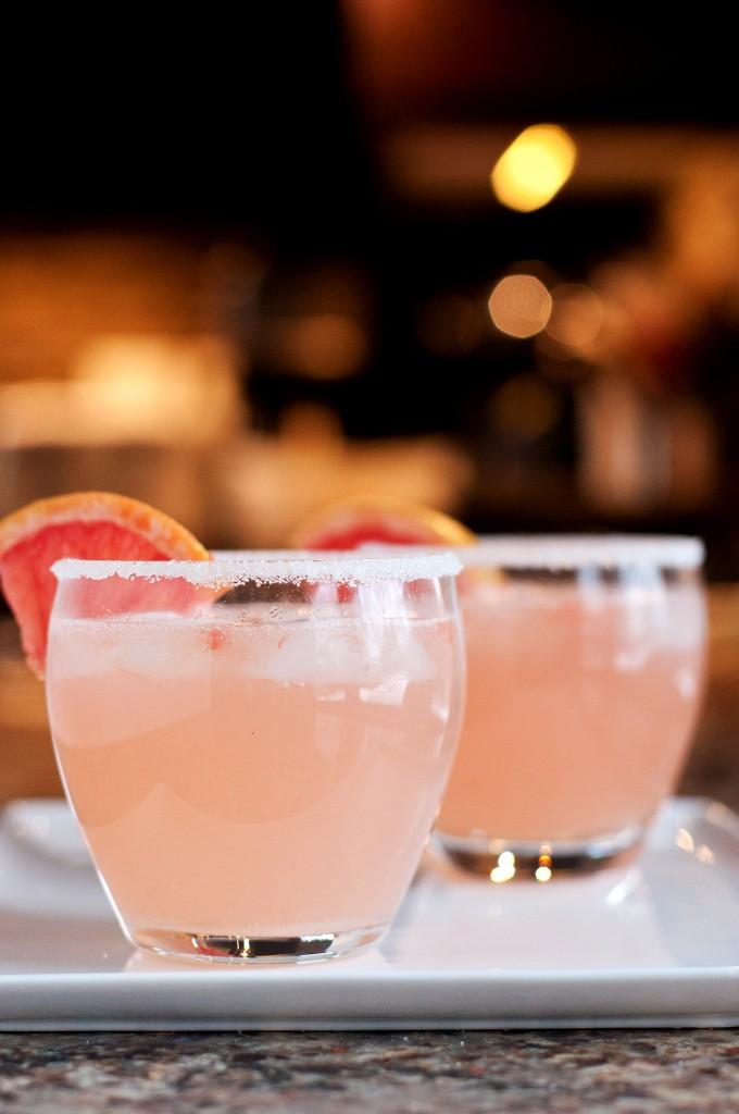 The paloma, pink cocktail recipes, pink cocktails, grapefruit cocktail recipe, pink drink