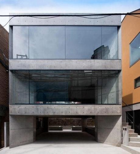 Motoazabu Apartment sYms by Kiyonobu Nakagame Architect