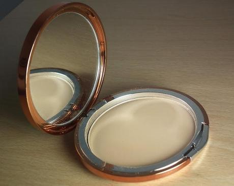 EX1 Cosmetics Invisible Wear Compact Powder P200 Review