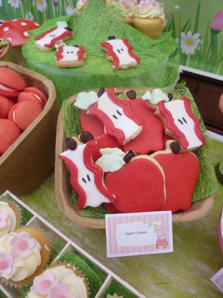 Peppa Pig Themed Birthday by Stella Bella Cupcakes