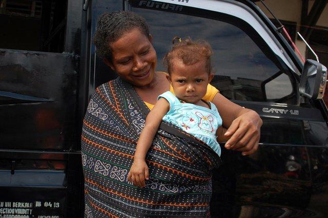 sarongs as babycarriers