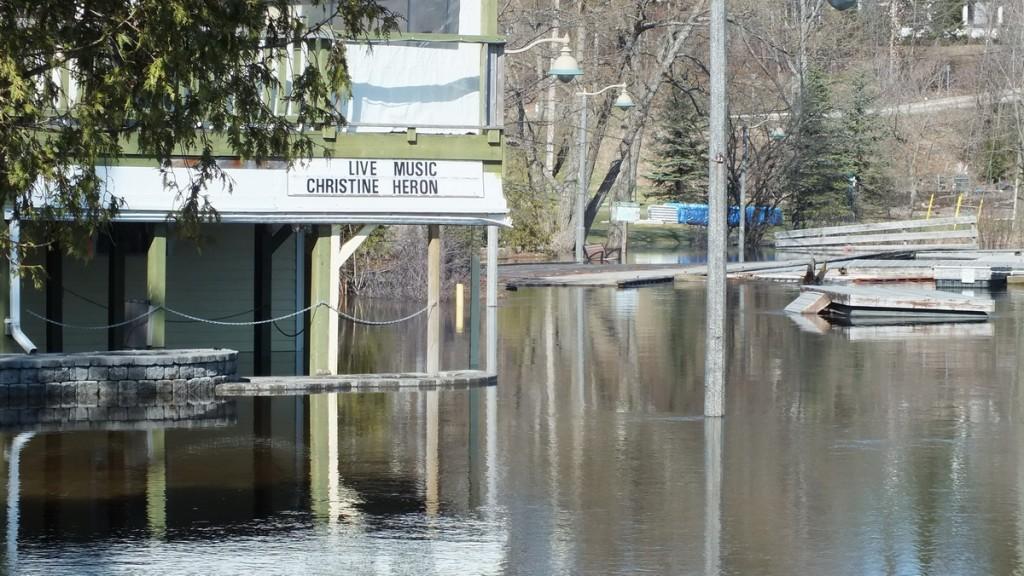 Huntsville flooding - flooded pub - Ontario - April 21 2013