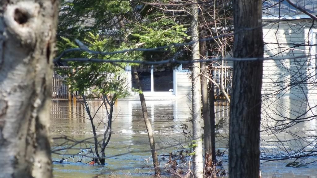 Big East River flood zone - -- Huntsville, Ontario - April 21 2013