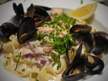 Mussels and salmon pasta